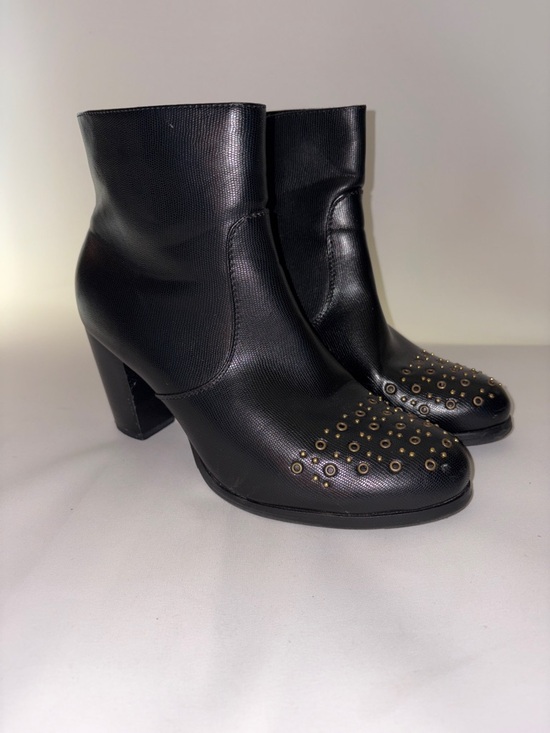 Olivia Miller Shoes - Olivia Miller Cortlandt Black Ankle Booties with Gold Eyelet Toe Size 10